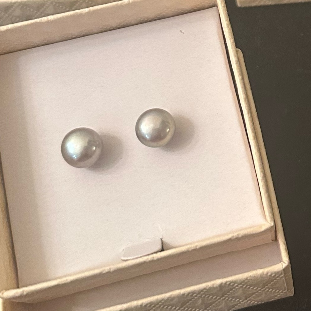 Honora gift box set of 5 pairs of cultured pearl pierced earrings. New. - Picture 3 of 9